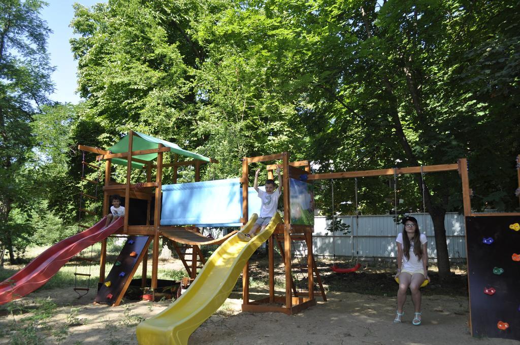 Zelenyi Kampus Hotel Одеса Екстериор снимка
